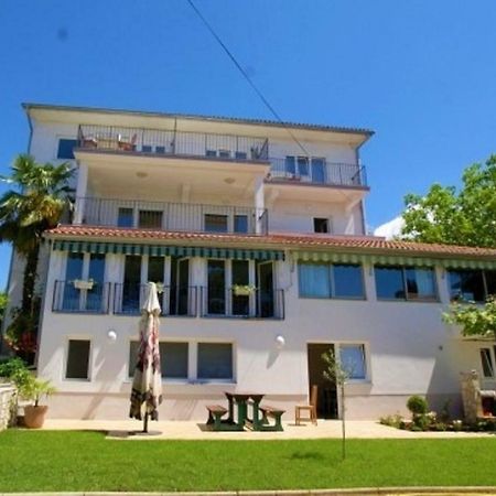 Blue Sky Residence Малинска Экстерьер фото
