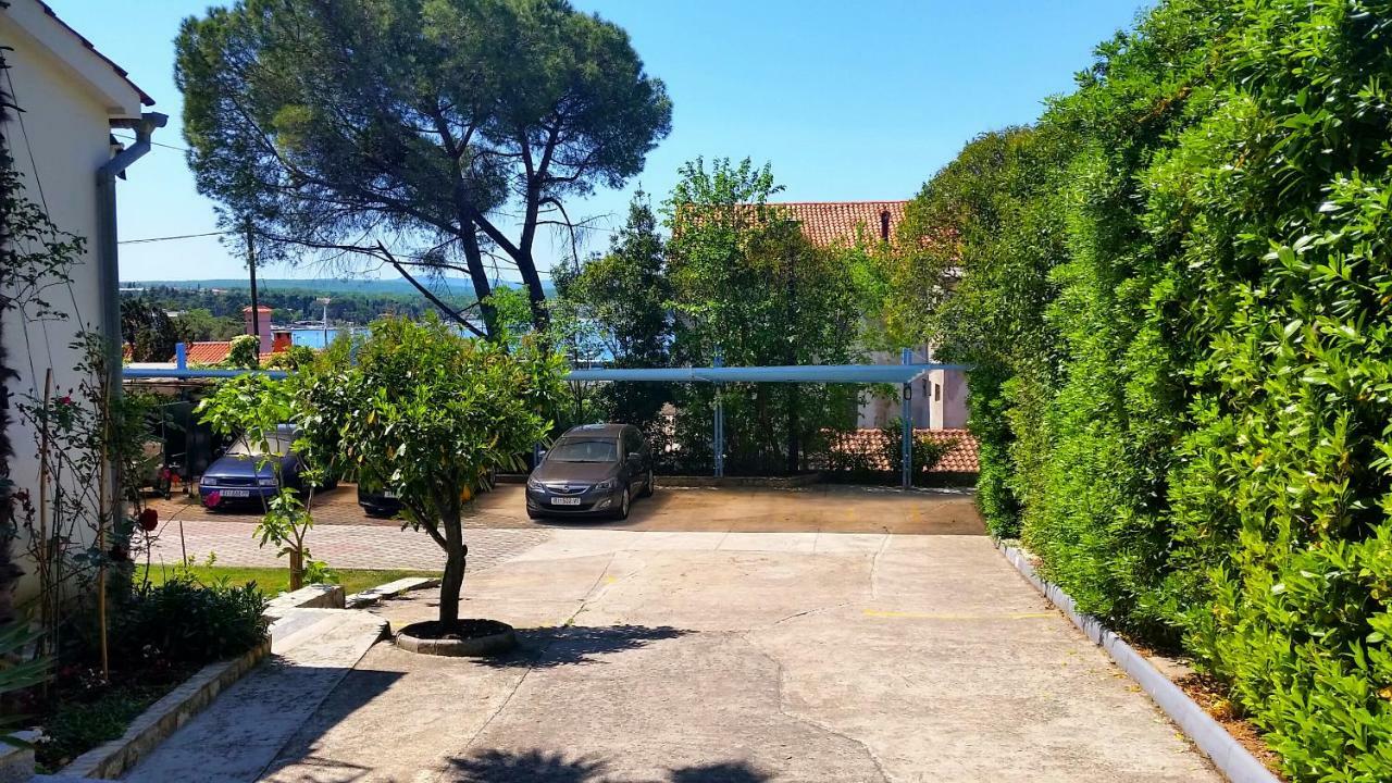 Blue Sky Residence Малинска Экстерьер фото